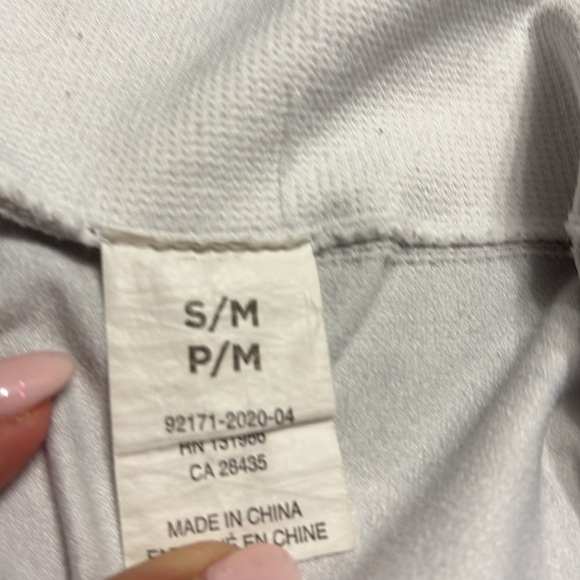 4/$20 Skeleton leggings size s/m youth, Halloween black-and-white - Picture 3 of 5